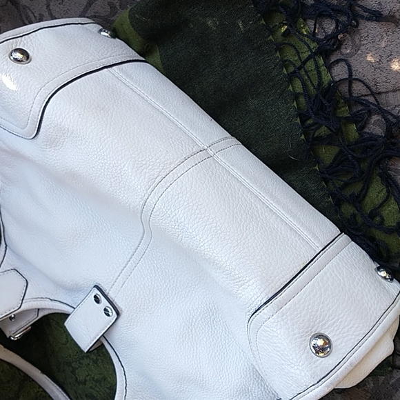 Michael Kors White Leather Shoulder Bag - Picture 6 of 15